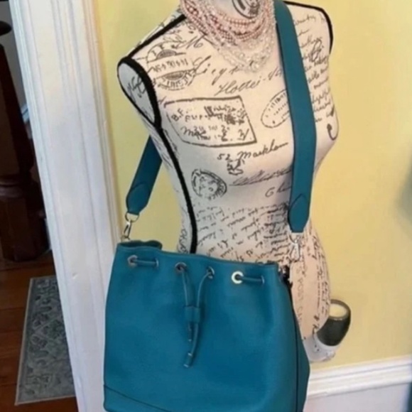🌺HAUTE MAROQUINERIE🌺 🌟Louis Vuitton🌟 Ltd Edition Custom Teal Leather Bucket - Picture 7 of 10